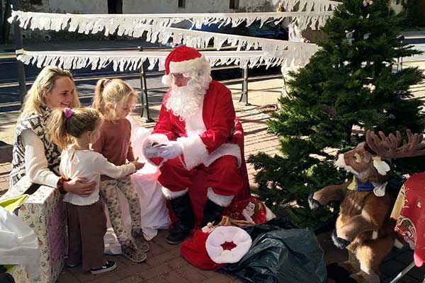 Santa Visited the Christmas Fayre in Xalo